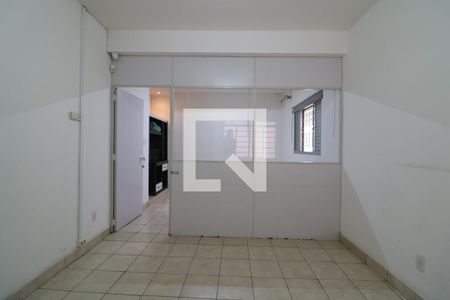Quarto de casa para alugar com 2 quartos, 70m² em Vila Bertioga, São Paulo