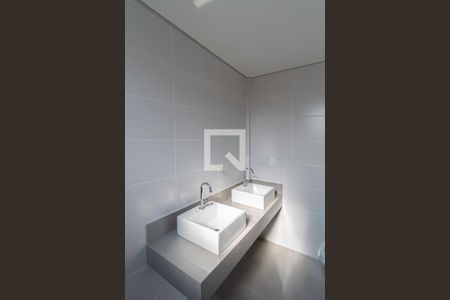 Apartamento à venda com 229m², 3 quartos e 4 vagasBanheiro da suíte 2