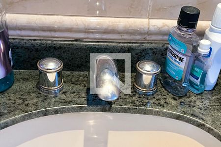 Apartamento à venda com 222m², 3 quartos e 3 vagasBanheiro da Suíte 2