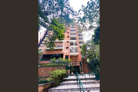 Apartamento à venda com 222m², 3 quartos e 3 vagasFachada