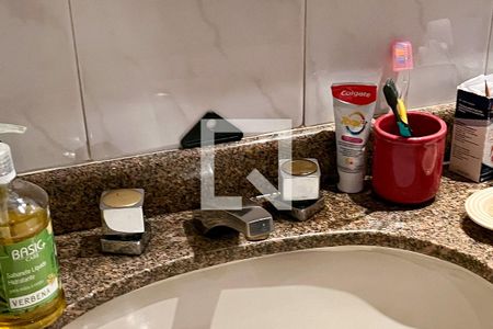 Apartamento à venda com 222m², 3 quartos e 3 vagasBanheiro da Suíte 1