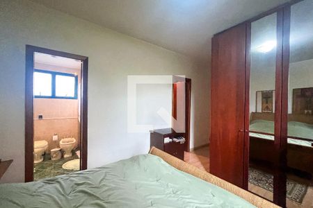 Apartamento à venda com 222m², 3 quartos e 3 vagasSuíte 2