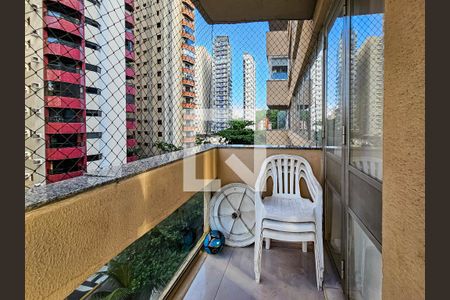 sacada de apartamento para alugar com 3 quartos, 120m² em Vila Alzira, Guarujá