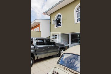 Casa à venda com 256m², 3 quartos e 4 vagas Casa à venda com 256m², 3 quartos e 4 vagasÁREA EXTERNA FRENTE