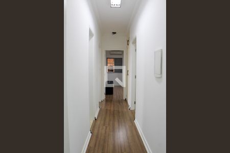 Casa à venda com 256m², 3 quartos e 4 vagas Casa à venda com 256m², 3 quartos e 4 vagasCORREDOR/CENTRAL DE CONTROLE