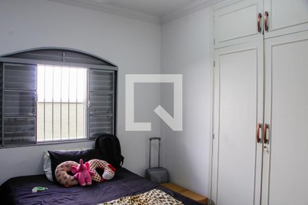 Casa à venda com 256m², 3 quartos e 4 vagas Casa à venda com 256m², 3 quartos e 4 vagasQUARTO 2