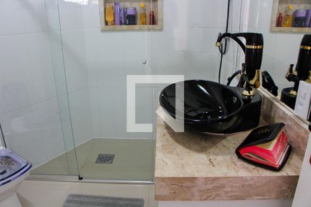 Casa à venda com 256m², 3 quartos e 4 vagas Casa à venda com 256m², 3 quartos e 4 vagasBANHEIRO DA SUITE