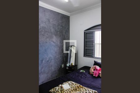 Casa à venda com 256m², 3 quartos e 4 vagas Casa à venda com 256m², 3 quartos e 4 vagasQUARTO 2