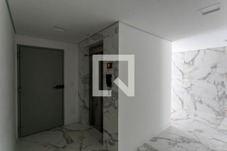 Apartamento à venda com 135m², 4 quartos e 4 vagas Apartamento à venda com 135m², 4 quartos e 4 vagasHall de Entrada
