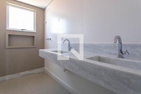 Apartamento à venda com 135m², 4 quartos e 4 vagas Apartamento à venda com 135m², 4 quartos e 4 vagasBanheiro da Suíte 2