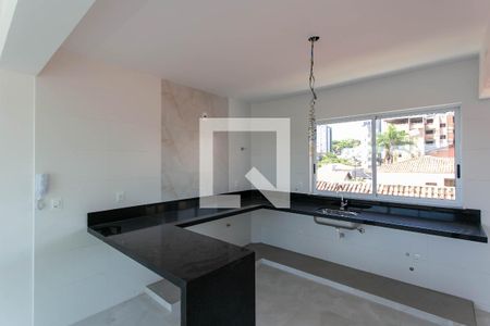 Apartamento à venda com 135m², 4 quartos e 4 vagas Apartamento à venda com 135m², 4 quartos e 4 vagasCozinha