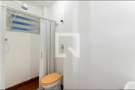 Banheiro de apartamento para alugar com 1 quarto, 50m² em José Menino, Santos