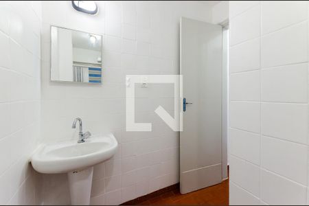 Banheiro de apartamento para alugar com 1 quarto, 50m² em José Menino, Santos