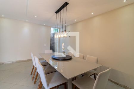 Sala de casa de condomínio à venda com 4 quartos, 360m² em Vargem Pequena, Rio de Janeiro