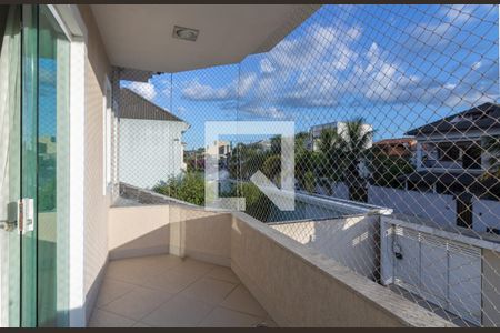 Casa de condomínio à venda com 360m², 4 quartos e 5 vagasSuíte 1 - Varanda