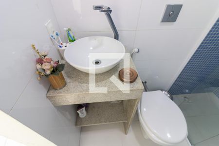 Casa de condomínio à venda com 360m², 4 quartos e 5 vagasBanheiro Externo