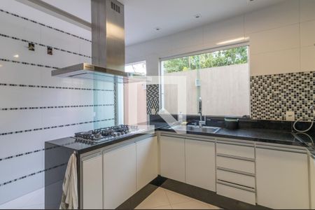 Casa de condomínio à venda com 360m², 4 quartos e 5 vagasCozinha