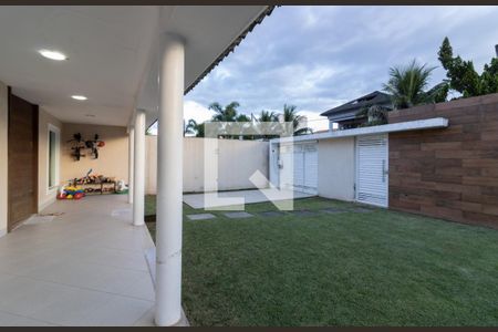 Casa de condomínio à venda com 360m², 4 quartos e 5 vagasÁrea Externa