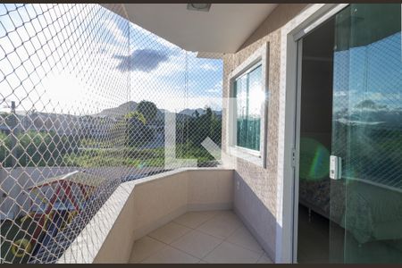 Casa de condomínio à venda com 360m², 4 quartos e 5 vagasSuíte 1 - Varanda