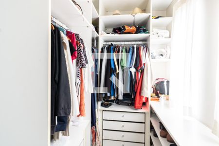 Casa de condomínio à venda com 360m², 4 quartos e 5 vagasSuíte 1 - Closet