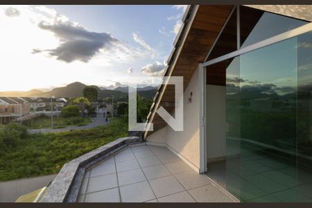 Casa de condomínio à venda com 360m², 4 quartos e 5 vagasSótão - Vista