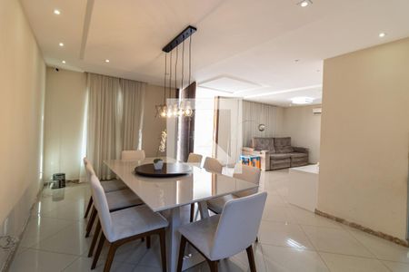 Sala de casa de condomínio à venda com 4 quartos, 360m² em Vargem Pequena, Rio de Janeiro