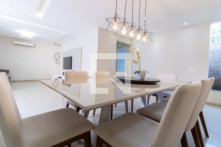 Sala de casa de condomínio à venda com 4 quartos, 360m² em Vargem Pequena, Rio de Janeiro