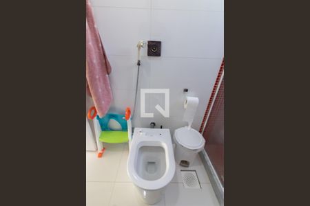 Casa de condomínio à venda com 360m², 4 quartos e 5 vagasBanheiro Social