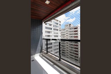 Apartamento à venda com 160m², 2 quartos e 2 vagasVaranda