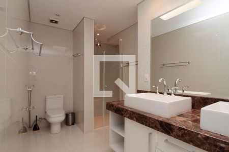 Apartamento à venda com 160m², 2 quartos e 2 vagasBanheiro da Suíte 1