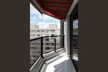 Apartamento à venda com 160m², 2 quartos e 2 vagasVaranda