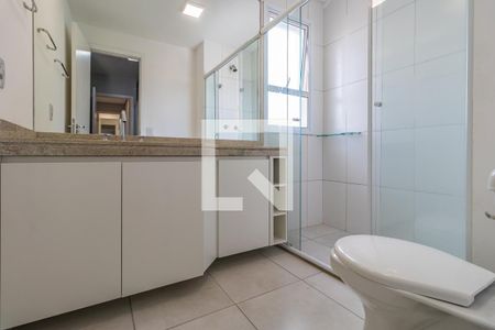 Apartamento à venda com 107m², 3 quartos e 2 vagas Apartamento à venda com 107m², 3 quartos e 2 vagasBanheiro da Suíte