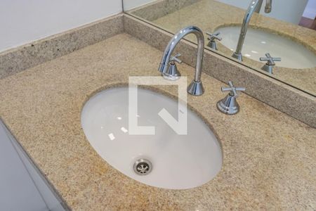 Apartamento à venda com 107m², 3 quartos e 2 vagas Apartamento à venda com 107m², 3 quartos e 2 vagasBanheiro da Suíte