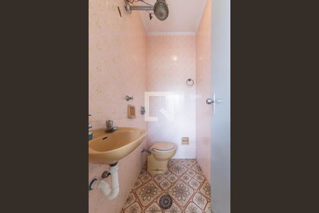 Casa à venda com 327m², 4 quartos e 11 vagasBanheiro de Serviço