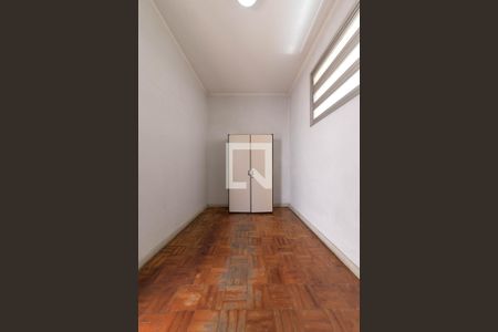 Casa à venda com 327m², 4 quartos e 11 vagasQuarto de Serviço