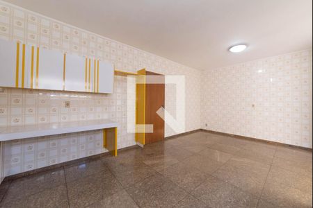 Casa à venda com 327m², 4 quartos e 11 vagasCozinha