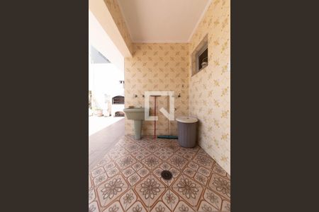 Casa à venda com 327m², 4 quartos e 11 vagasLavanderia