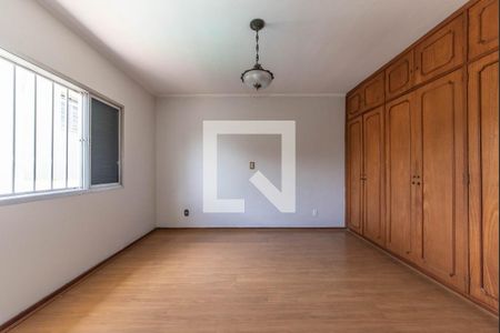 Casa à venda com 327m², 4 quartos e 11 vagasQuarto 2