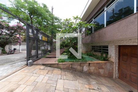 Casa à venda com 327m², 4 quartos e 11 vagasEntrada