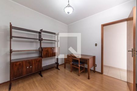 Casa à venda com 327m², 4 quartos e 11 vagasEscritório