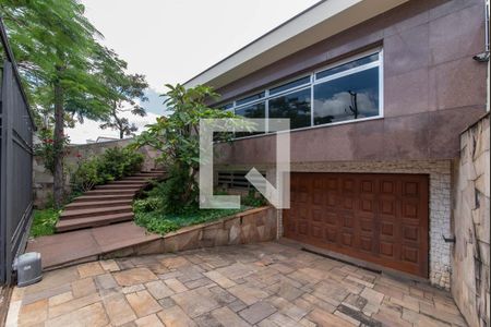 Casa à venda com 327m², 4 quartos e 11 vagasEntrada