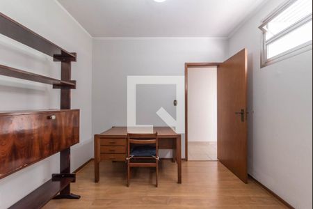 Casa à venda com 327m², 4 quartos e 11 vagasEscritório