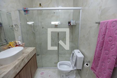 Casa à venda com 150m², 3 quartos e 2 vagasBanheiro da Suíte