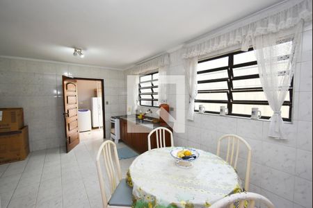 Casa à venda com 125m², 3 quartos e 2 vagasCozinha