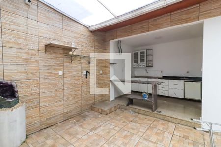 Casa à venda com 330m², 3 quartos e 8 vagas Casa à venda com 330m², 3 quartos e 8 vagasCozinha 2