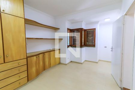 Casa à venda com 330m², 3 quartos e 8 vagas Casa à venda com 330m², 3 quartos e 8 vagasCloset da Suíte