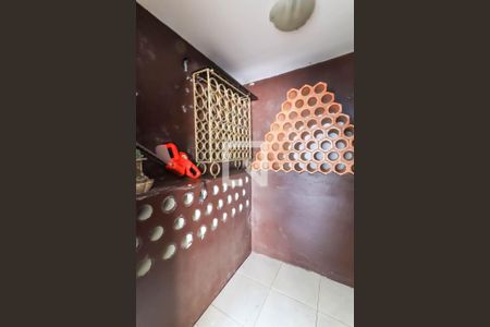 Casa à venda com 330m², 3 quartos e 8 vagas Casa à venda com 330m², 3 quartos e 8 vagasAdega