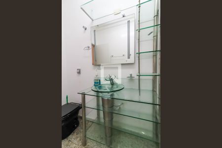 Casa à venda com 330m², 3 quartos e 8 vagas Casa à venda com 330m², 3 quartos e 8 vagasBanheiro 2 da Suíte