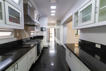 Casa à venda com 330m², 3 quartos e 8 vagas Casa à venda com 330m², 3 quartos e 8 vagasCozinha