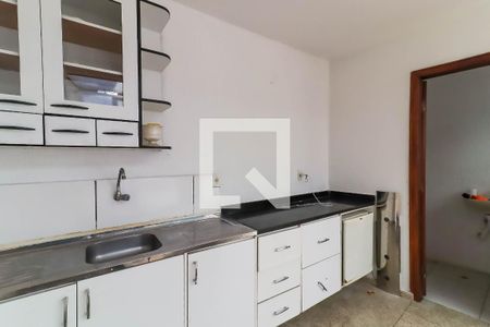 Casa à venda com 330m², 3 quartos e 8 vagas Casa à venda com 330m², 3 quartos e 8 vagasCozinha 2